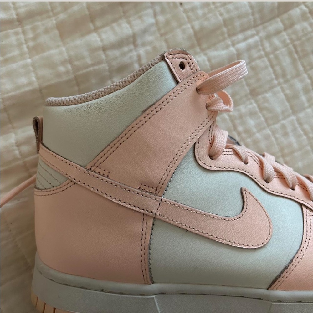 Pink/peach women’s 8/kids 6.5